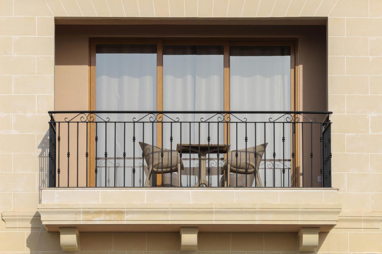 Gem Beachfront Apt With Amazing Bay And Sea Views Birżebbuġa Dış mekan fotoğraf